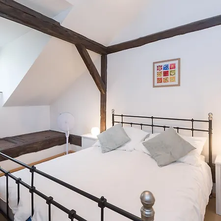 Spacious In The Heart Of * Praga