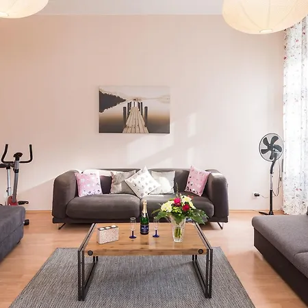 Apartamento Spacious In The Heart Of *