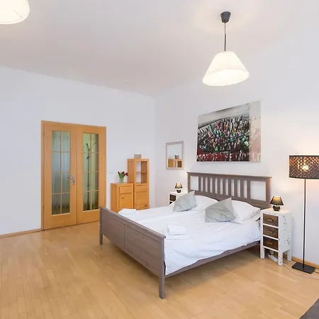 Spacious In The Heart Of Apartamento Praga