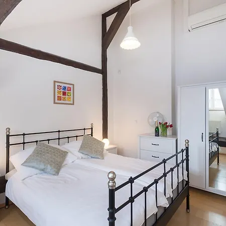 Spacious In The Heart Of * Praga