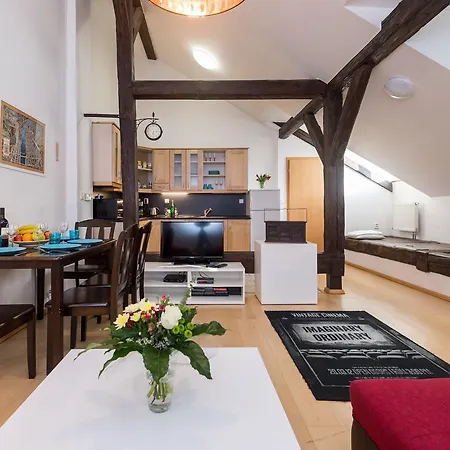 Spacious In The Heart Of דירה *